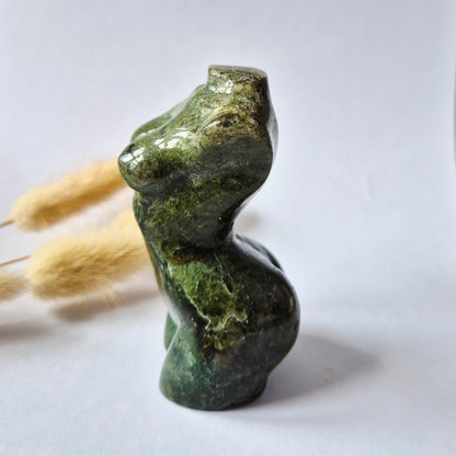 Edelsteinbüste einer Frau (8 cm) - Rosenquarz