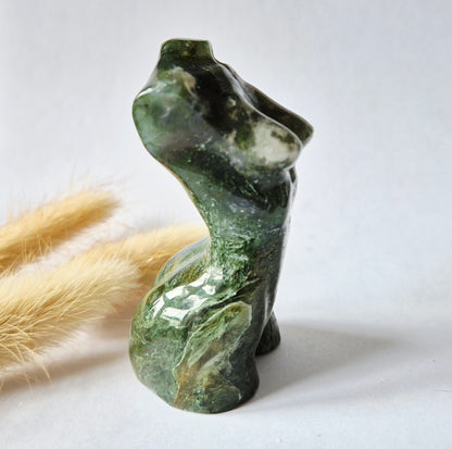 Edelsteinbüste einer Frau (8 cm) - Rosenquarz