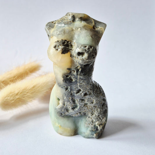 Gemstone Female Body Bust (8 cm) - Rose Quartz