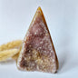 Druzy Grauer Achat - Tropfenförmiger stehender Edelsteinkristall - Nr. 12. 86 Gramm