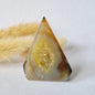 Druzy Grauer Achat - Tropfenförmiger stehender Edelsteinkristall - Nr. 12. 86 Gramm