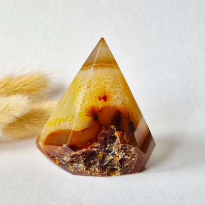 Druzy Grauer Achat - Tropfenförmiger stehender Edelsteinkristall - Nr. 12. 86 Gramm