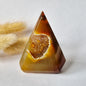 Druzy Grauer Achat - Tropfenförmiger stehender Edelsteinkristall - Nr. 12. 86 Gramm