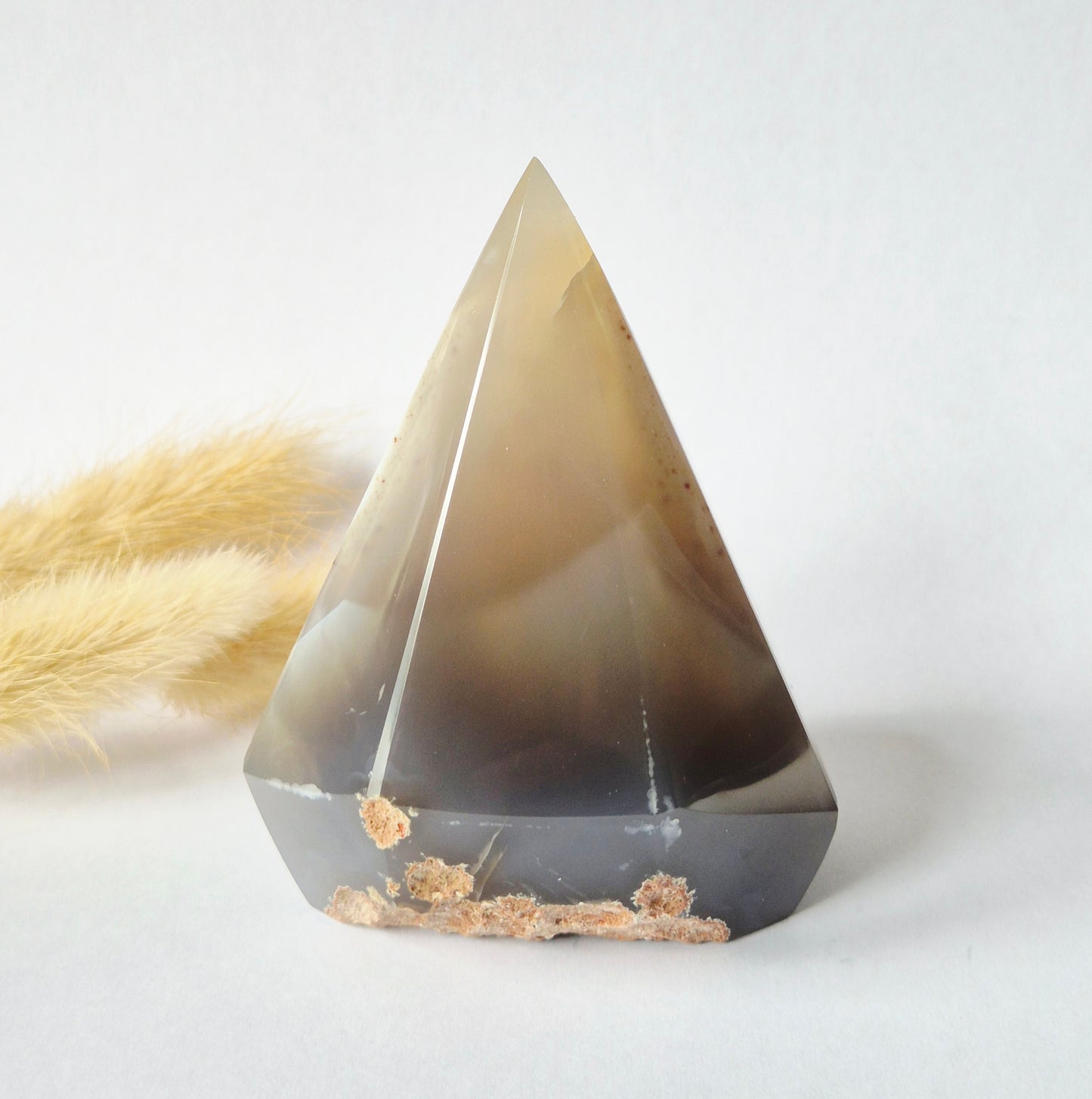 Druzy Grauer Achat - Tropfenförmiger stehender Edelsteinkristall - Nr. 12. 86 Gramm