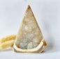 Druzy Grauer Achat - Tropfenförmiger stehender Edelsteinkristall - Nr. 12. 86 Gramm