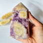Flower Agaat Amethist druzy toren van 475 gram met paarse amethist kristallen, grote bloempatronen en natuurlijke geode.
