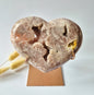 XL Edelsteen Druzy Pink Amethyst Hart – Hoge Kwaliteit ±574g | incl. metalen standaard | uniek stuk Roze Amethist