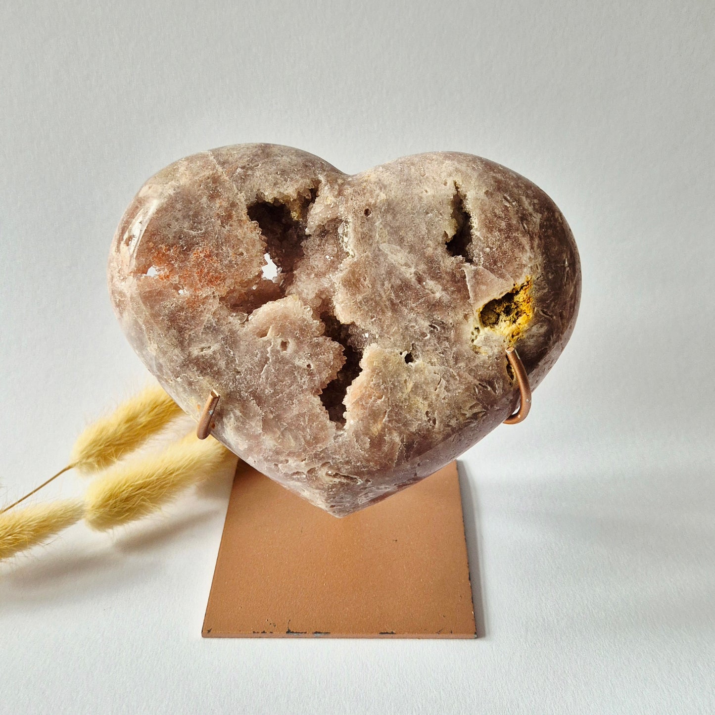 XL Edelsteen Druzy Pink Amethyst Hart – Hoge Kwaliteit ±574g | incl. metalen standaard | uniek stuk Roze Amethist