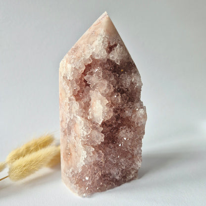 Druzy Roze Amethist Toren XL – 999 gram | Unieke Edelsteen met Sprankelende Kristallen