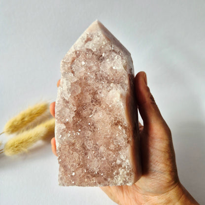 Druzy Roze Amethist Toren XL – 999 gram | Unieke Edelsteen met Sprankelende Kristallen
