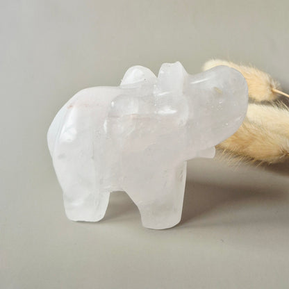 Edelsteinfigur Elefant aus Nephrit-Jade – 5x7 cm