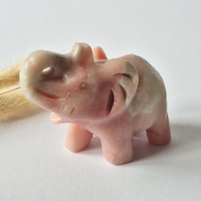 Roze Aragoniet Edelsteen Olifant 7x5cm – Handgesneden Kristallen Beeldje