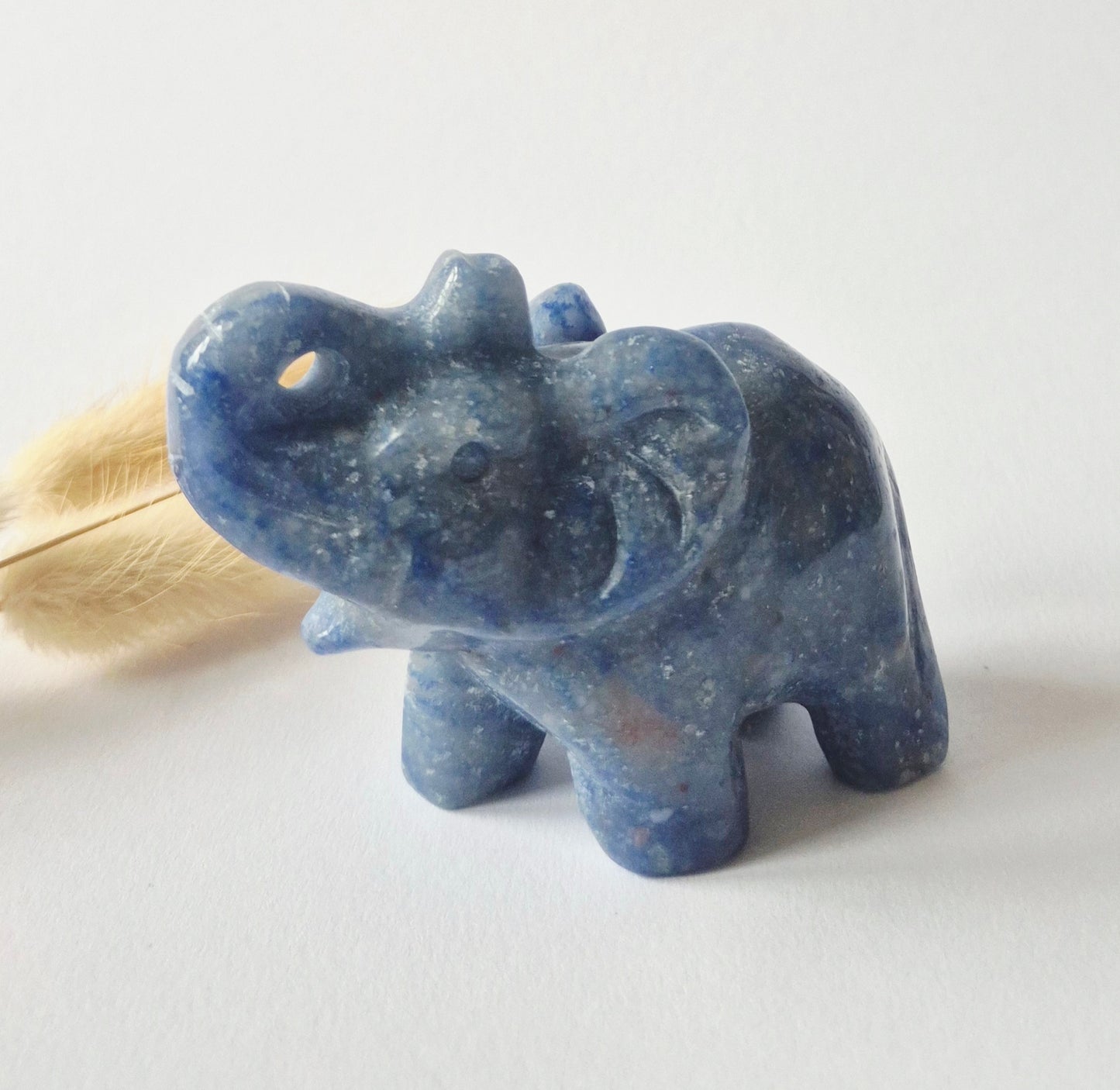Blauwe Aventurijn Edelsteen Olifant 7x5cm – Handgesneden Kristallen Beeldje