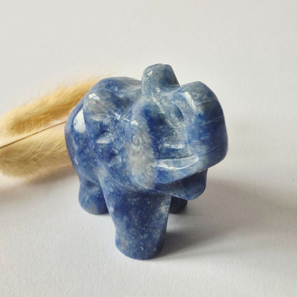 Blauwe Aventurijn Edelsteen Olifant 7x5cm – Handgesneden Kristallen Beeldje