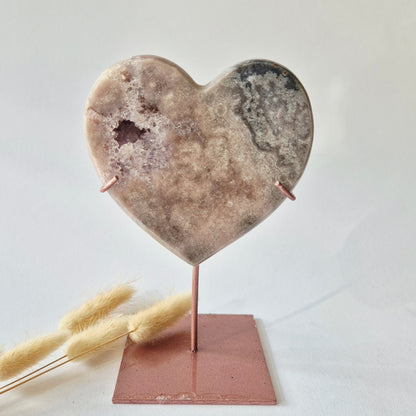 XL Edelsteen Druzy Pink Amethyst Hart – Hoge Kwaliteit ±590g | incl. metalen standaard | uniek stuk Roze Amethist