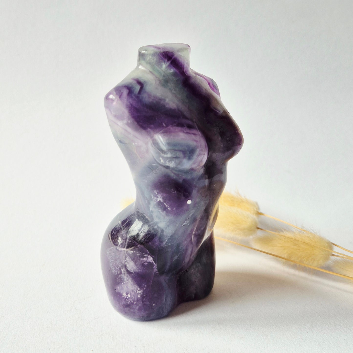 Regenboog Fluoriet Vrouwenlichaam Carving – 509 gram