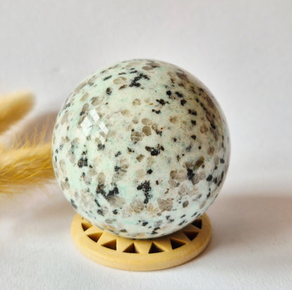 XXL Blauer Mondstein Kristallkugel (110 mm | 1600 g) - Blauer Mondstein Intuition, weibliche Energie &amp; spiritueller Schutz