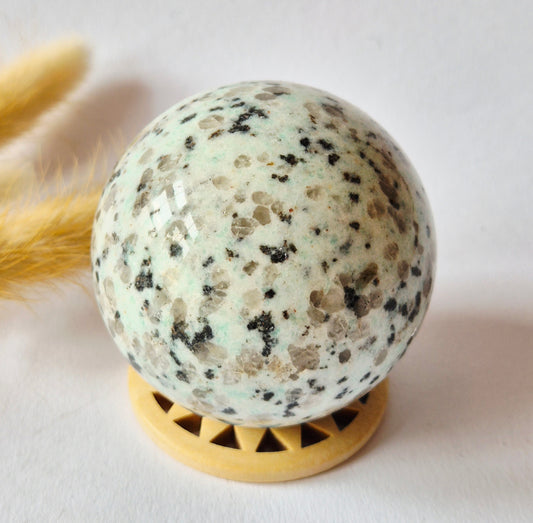 XXL Blauer Mondstein Kristallkugel (110 mm | 1600 g) - Blauer Mondstein Intuition, weibliche Energie &amp; spiritueller Schutz