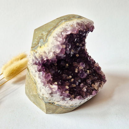 Natuurlijke Amethist Geode 1036g – Diep Paarse Kristallen | Uniek Exemplaar uit Uruguay