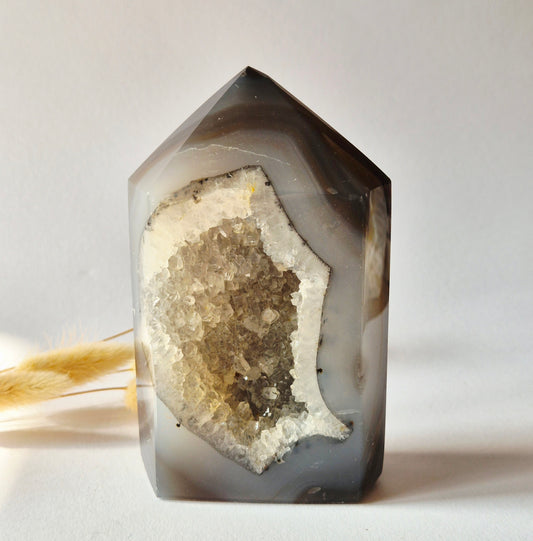Druzy Agaat Toren uit Uruguay #113 – 557 gram | Natuurlijke Geode Edelsteen