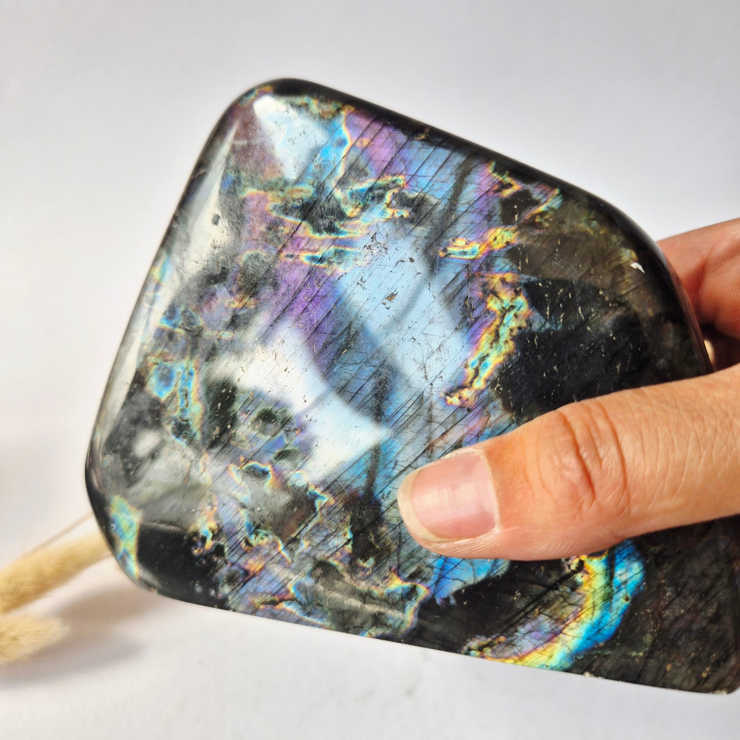 Premium Rainbow Labradorite Freeform 952g – High Flash Madagascar Labradoriet – One of a Kind Crystal