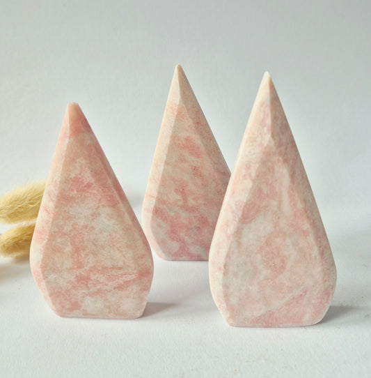 Premium Roze Jade Flame | Natuurlijke Edelsteen Sculptuur
