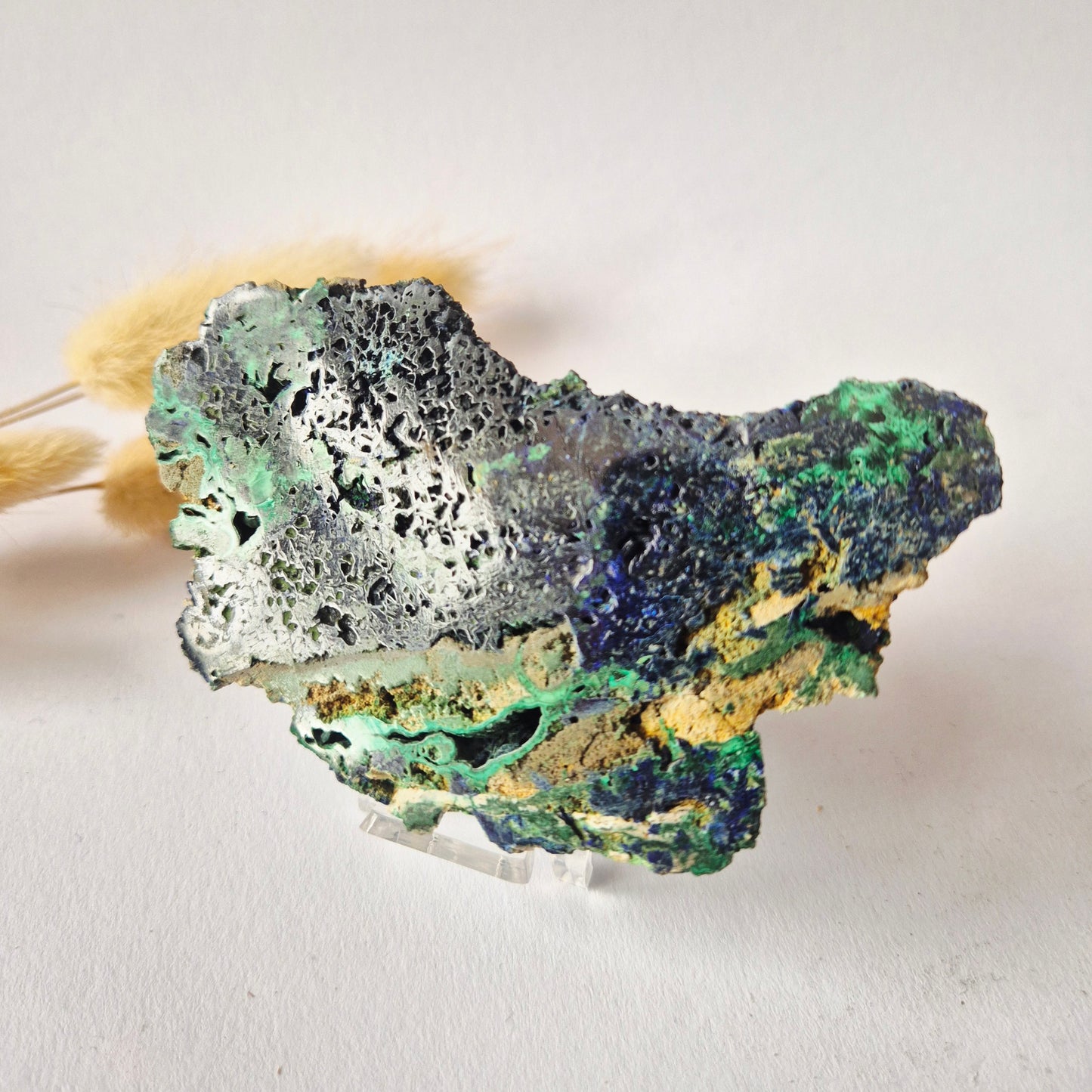 Gemstone (Druzy) Agate Disc on Stand (11–14 cm) – #19 Grounding, Balance &amp; Natural Beauty
