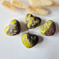 Mini-Herz - Roter Jaspis-Edelsteinherz / Taschenstein-Handschmeichler (2 x 2 cm)