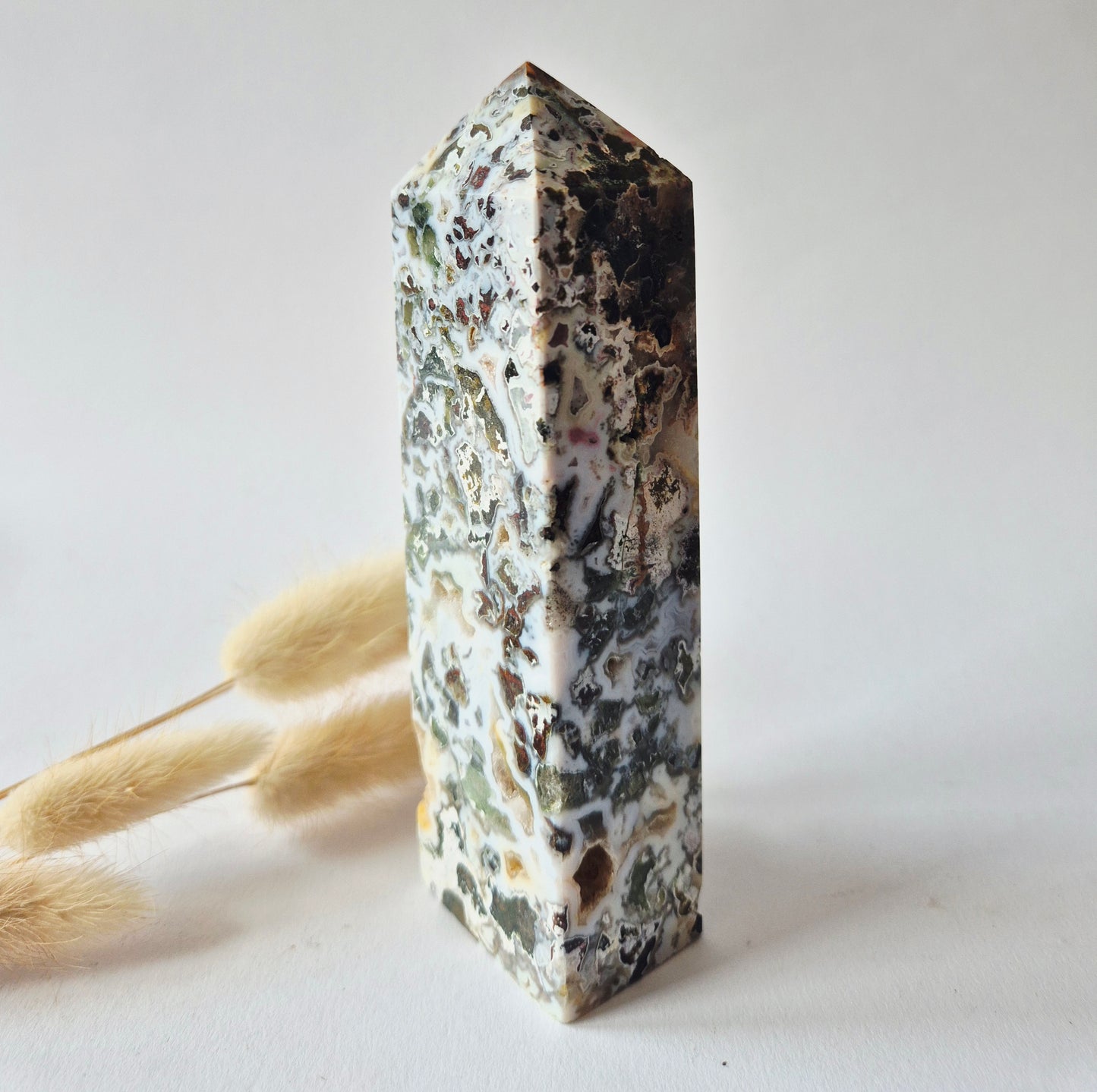 Oceaan Jaspis Toren 318 gram – Unieke Edelsteen met Druzy