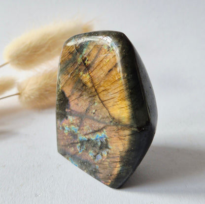 Gemstone Purple Labradorite Heart Palm Stone – Intuition, Protection &amp; Mystical Power