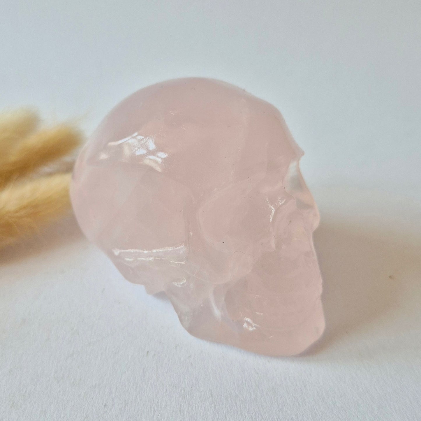 XXL Rozenkwarts Schedel 9cm – Handgesneden Rose Quartz Skull