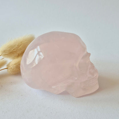 XXL Rozenkwarts Schedel 9cm – Handgesneden Rose Quartz Skull