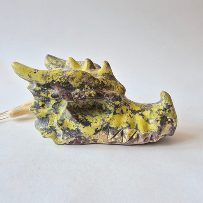 XXL Unieke Serpentijn Edelsteen Drakenschedel 1150g – 17 cm
