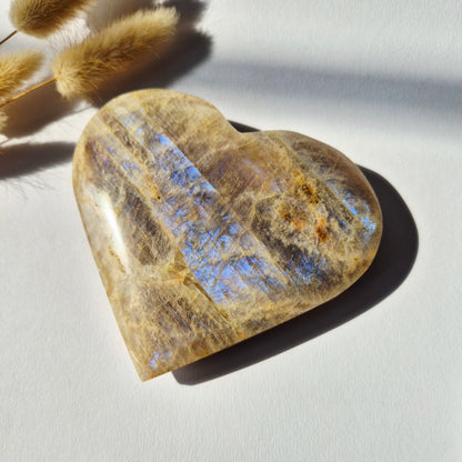 XL Flashy Blauwe Maansteen Hart – 339 gram Edelsteen Moonstone