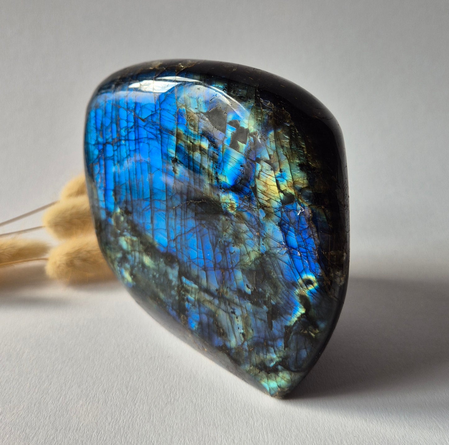 Gemstone Purple Labradorite Heart Palm Stone – Intuition, Protection &amp; Mystical Power