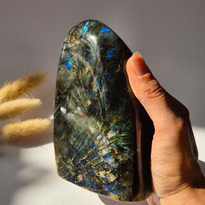 Gemstone Purple Labradorite Heart Palm Stone – Intuition, Protection &amp; Mystical Power