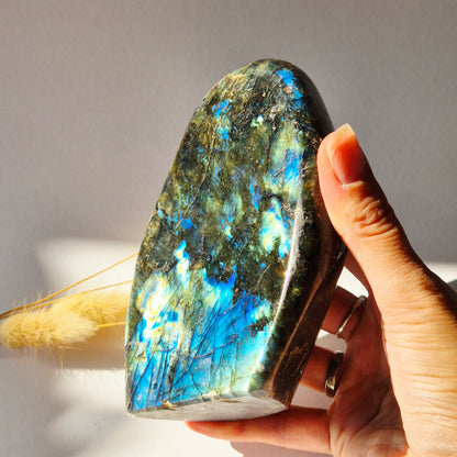 Gemstone Purple Labradorite Heart Palm Stone – Intuition, Protection &amp; Mystical Power