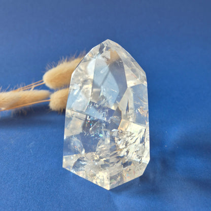 Premium Bergkristal Punt met Regenboog 284g – Clear Quartz Brazilië