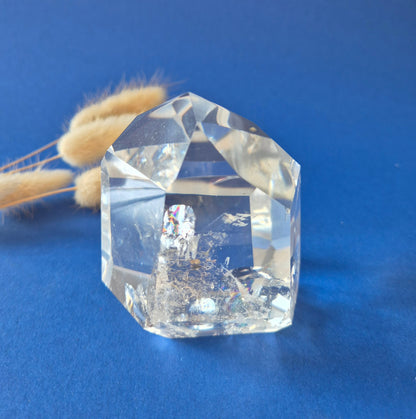 Premium Bergkristal Punt met Regenboog 364g – Clear Quartz Brazilië