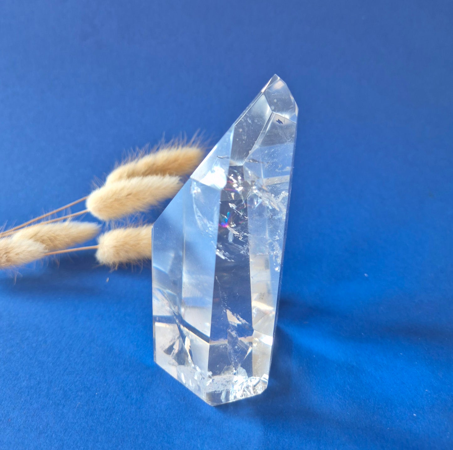 Premium Bergkristal Punt met Regenboog 500g – Clear Quartz Brazilië