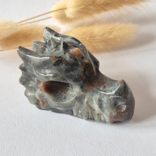 Yooperlite Dragon Skull – 6 cm (Halloween collectie)
