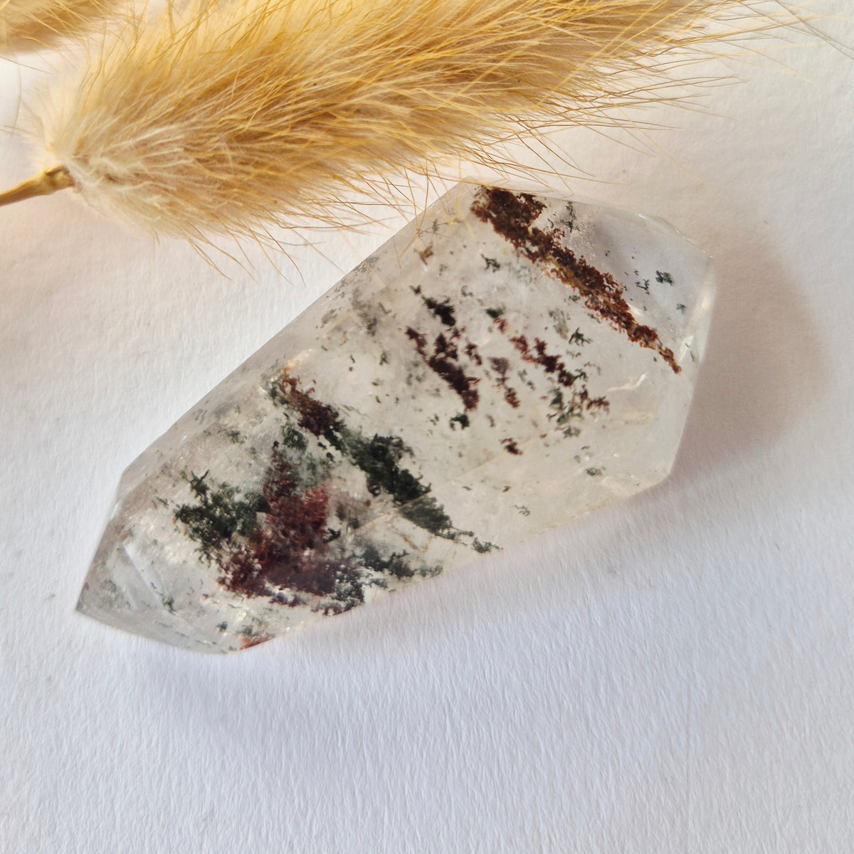 Gartenquarz, 1000 Schichten, Tropfen – stehender Edelsteinkristall, 119 g.