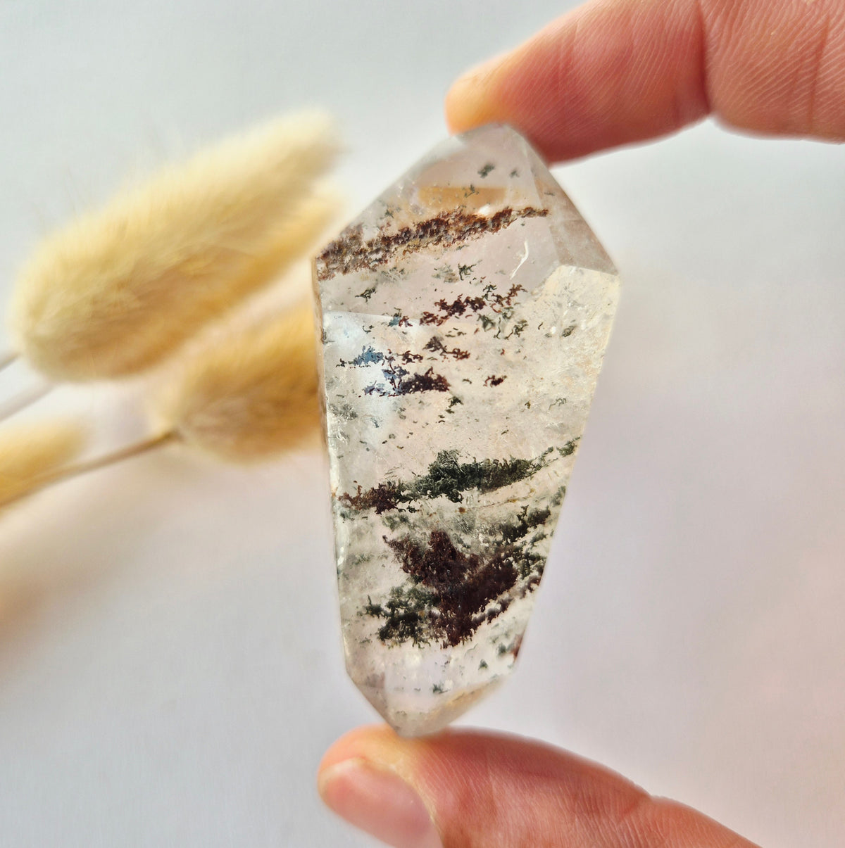 Gartenquarz, 1000 Schichten, Tropfen – stehender Edelsteinkristall, 119 g.
