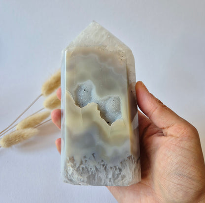 Druzy Agaat Toren uit Uruguay 616 gram | Natuurlijke Geode Edelsteen