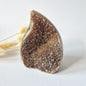 Druzy Grauer Achat - Tropfenförmiger stehender Edelsteinkristall - Nr. 12. 86 Gramm