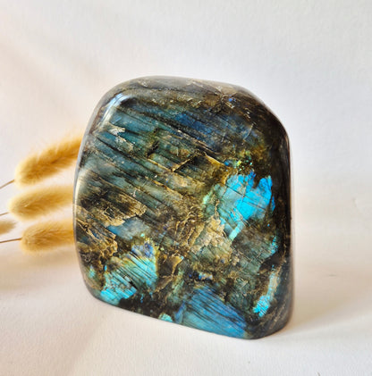 Gemstone Purple Labradorite Heart Palm Stone – Intuition, Protection &amp; Mystical Power