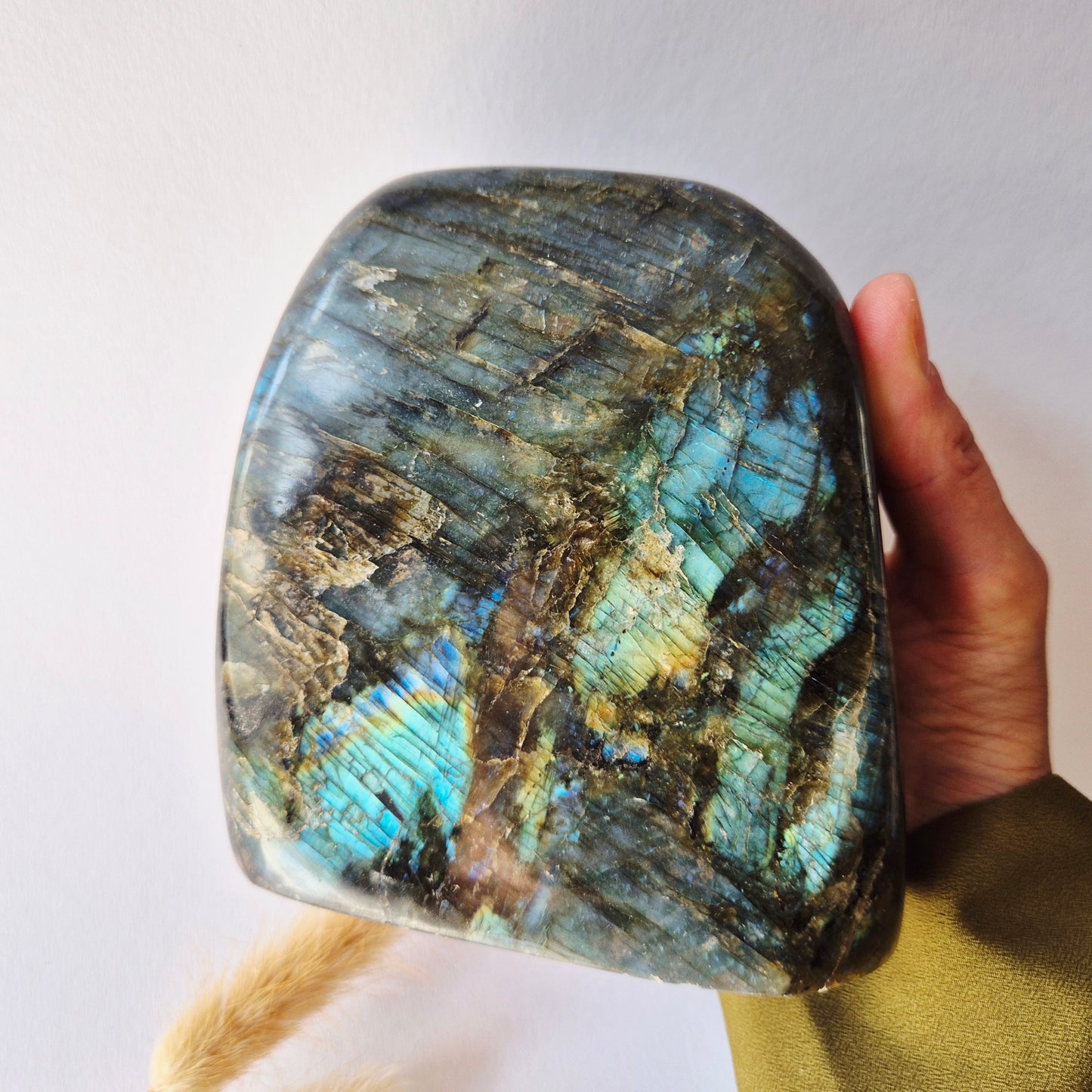 Gemstone Purple Labradorite Heart Palm Stone – Intuition, Protection &amp; Mystical Power