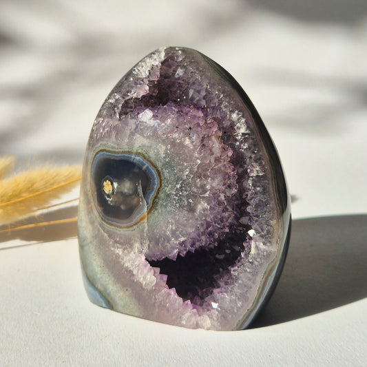 Amethyst Eyes Freeform #8 – Multiple Agate Eyes – 406g