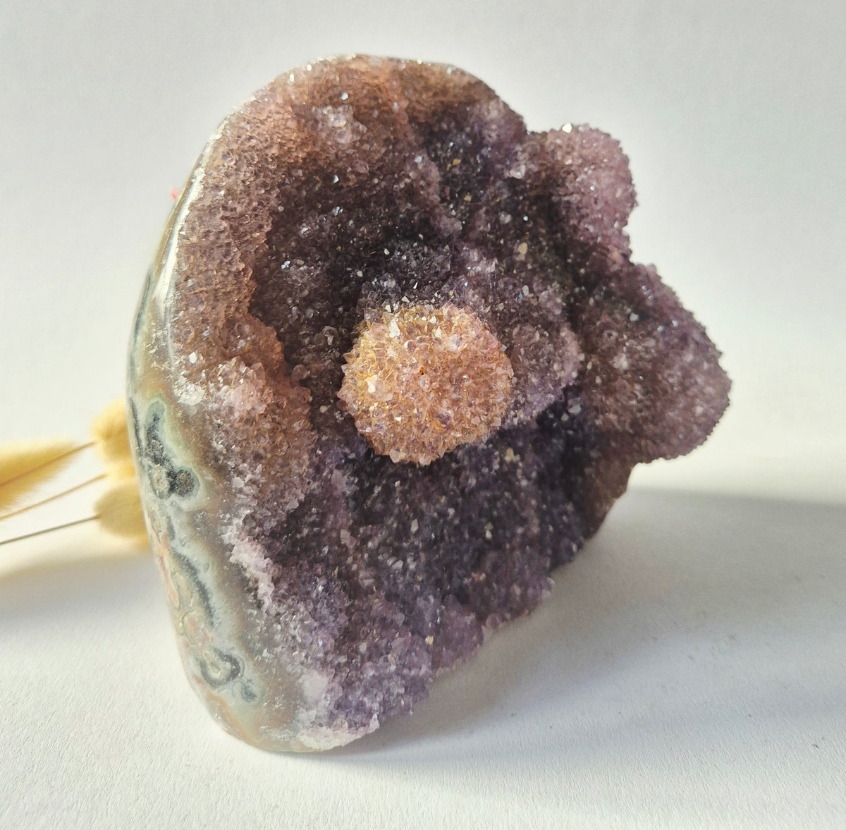 Amethist geode freeform 1657 gram met paarse druzy en bloemachtige kristalformaties
