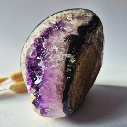 Amethist & Calcite Geode Freeform – 2600 g